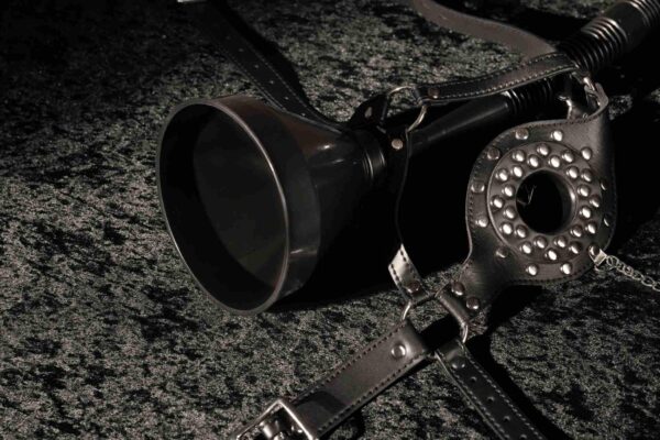 Open Mouth Gag Head Harness with Funnel   Black - obrazek 12