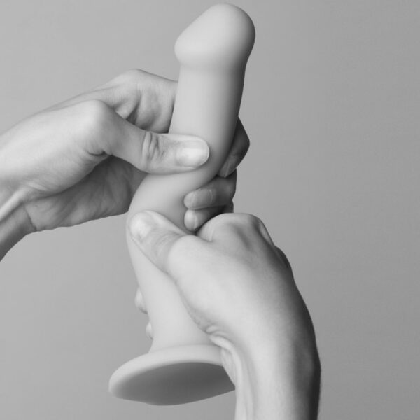 SEMI REALISTIC DUAL DENSITY BENDABLE DILDO VANILLA   XL - obrazek 5
