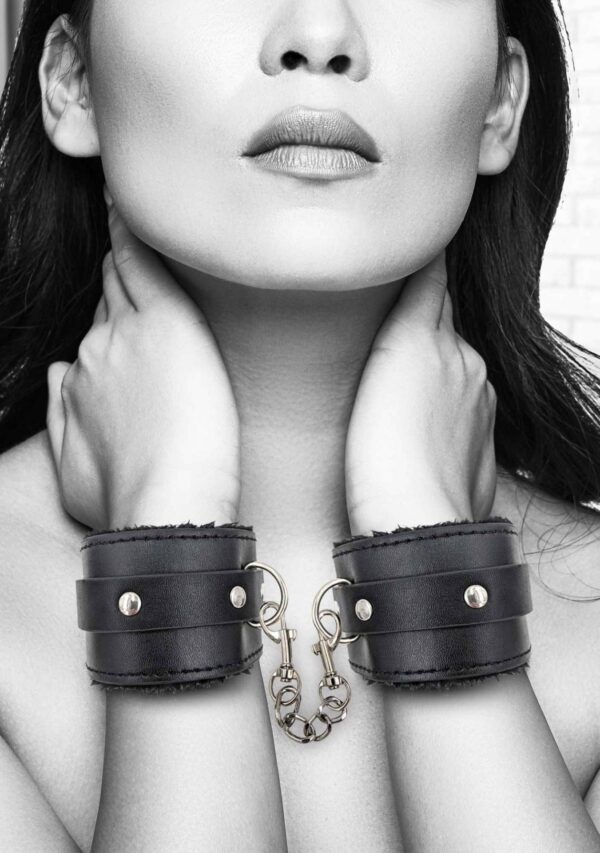 Plush Bonded Leather Hand Cuffs   With Adjustable Straps - obrazek 7