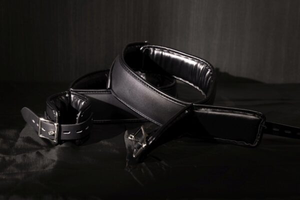 Hand and Thigh Cuffs Set   Black - obrazek 9